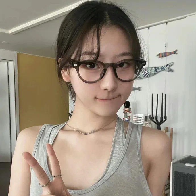 白雪公主之魔镜魔镜封面